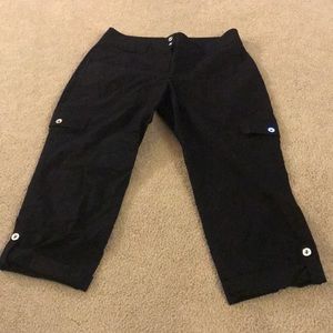White House Black Market Capris ( size 6)